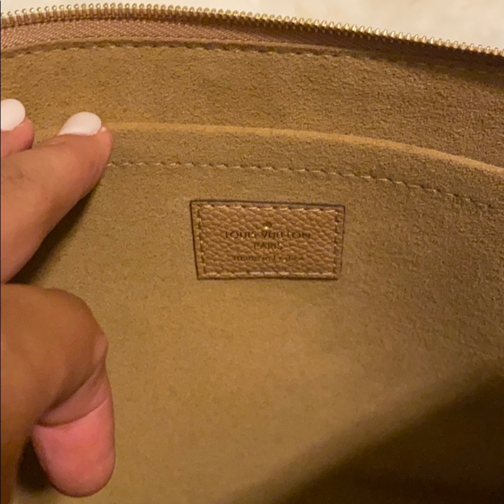 Louis Vuitton Daily Pouch—- sold out everywhere - Picture 5 of 9